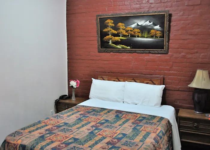 Hotel Ste-Catherine Montreal